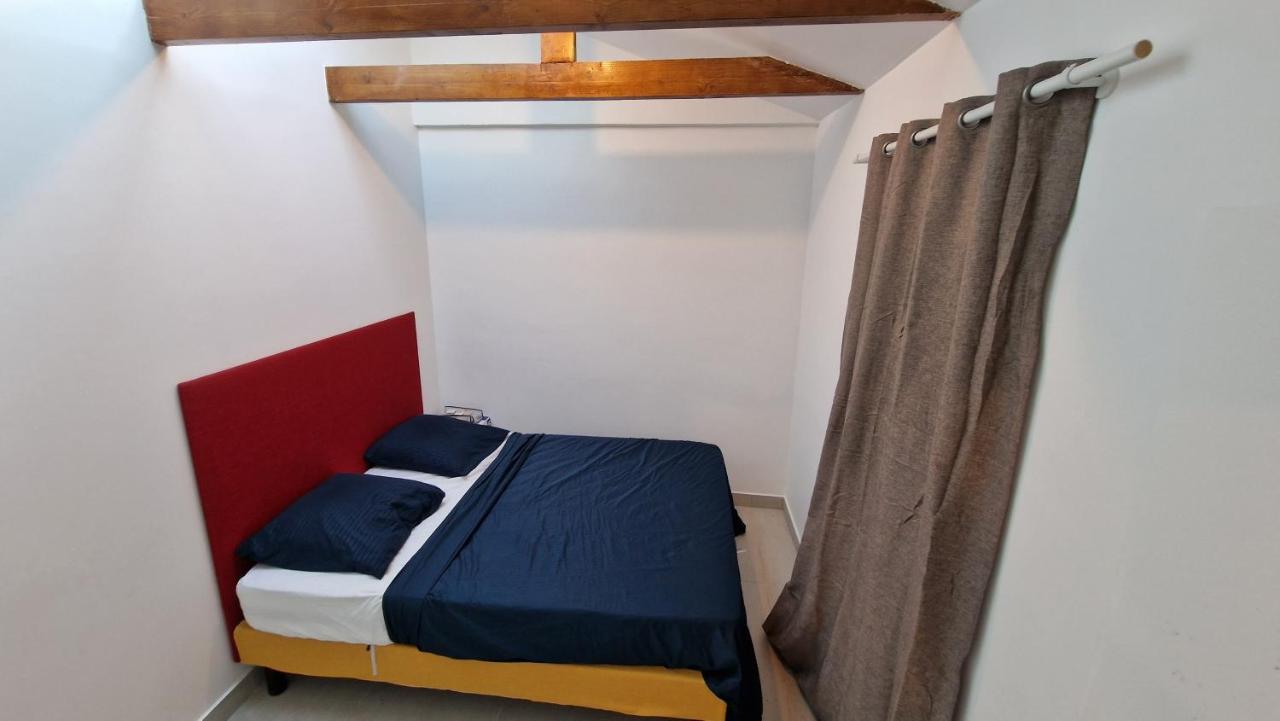 Le 23 Aparthotel Colombes  Luaran gambar