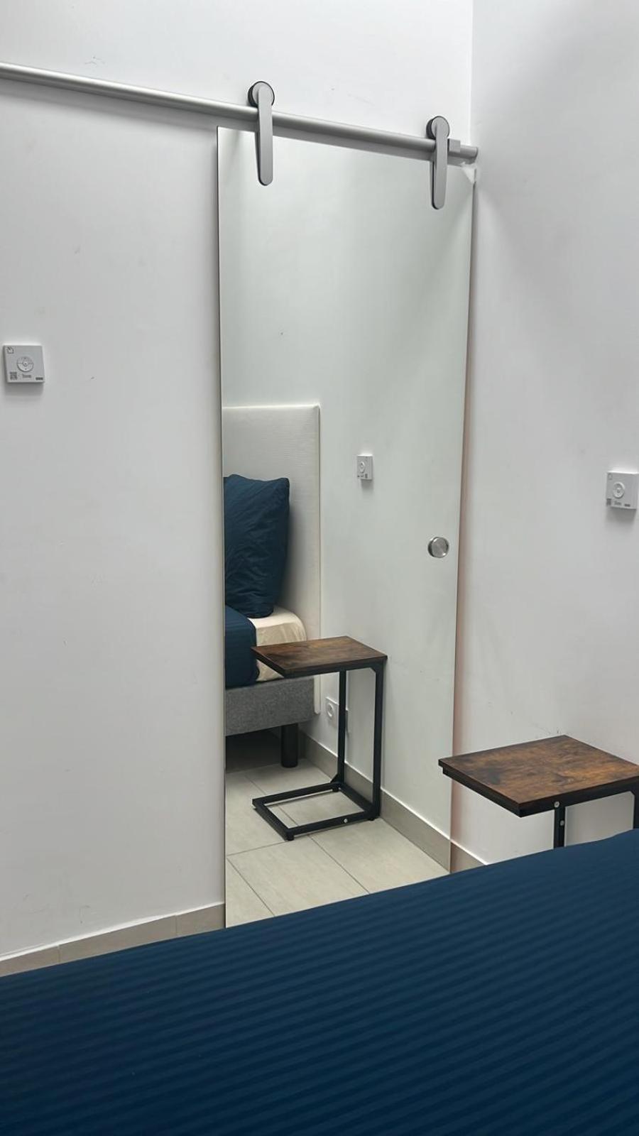 Le 23 Aparthotel Colombes  Luaran gambar
